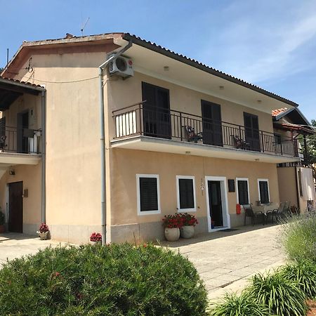 Apartman Elvis 로브란 외부 사진