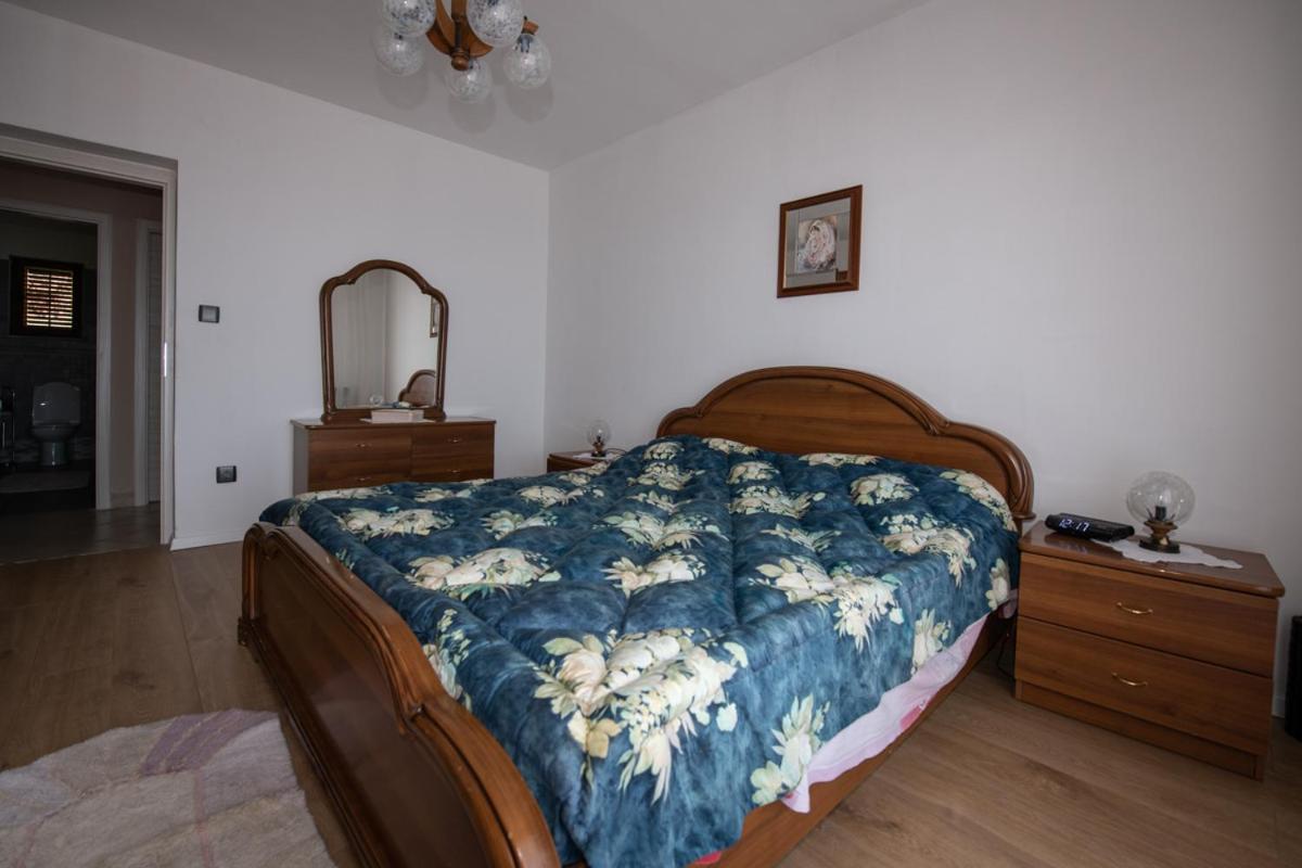 Apartman Elvis 로브란 외부 사진