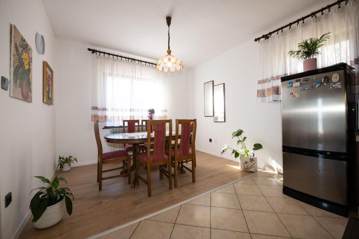 Apartman Elvis 로브란 외부 사진